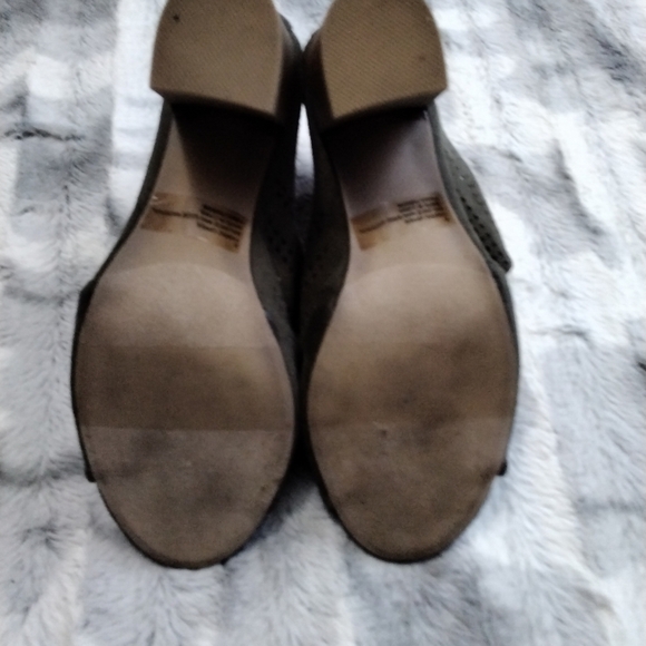 Report Footwear Finna Perforated Peep Toe - Picture 5 of 6